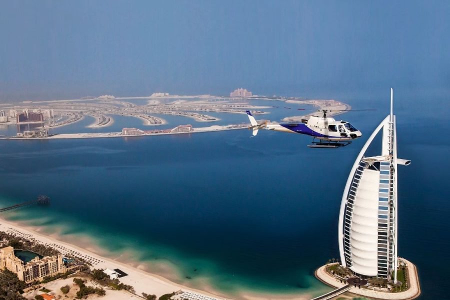 Explore los lugares emblemáticos de Dubai en el mejor recorrido en helicóptero