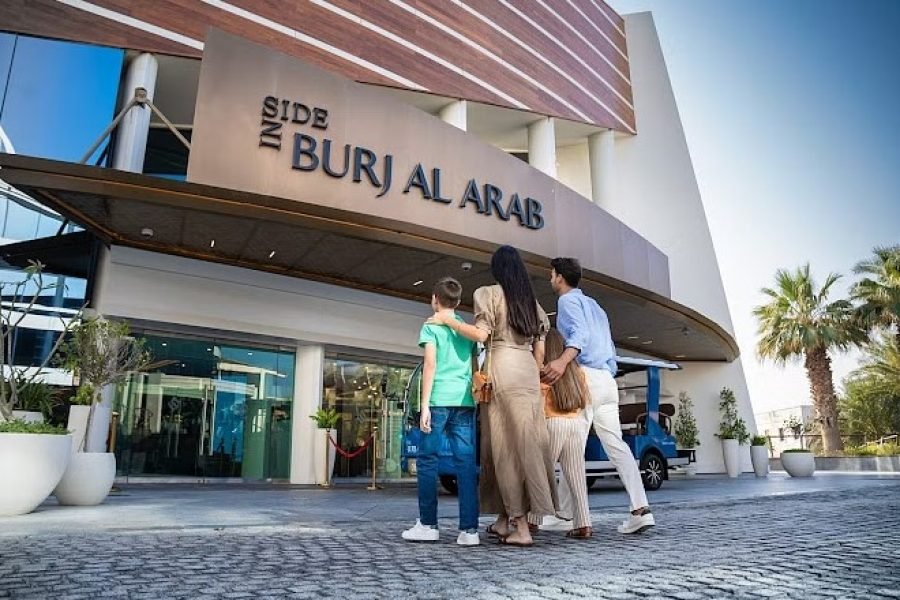 Surprise Tourism ofrece un recorrido por el icónico hotel Burj Al Arab
